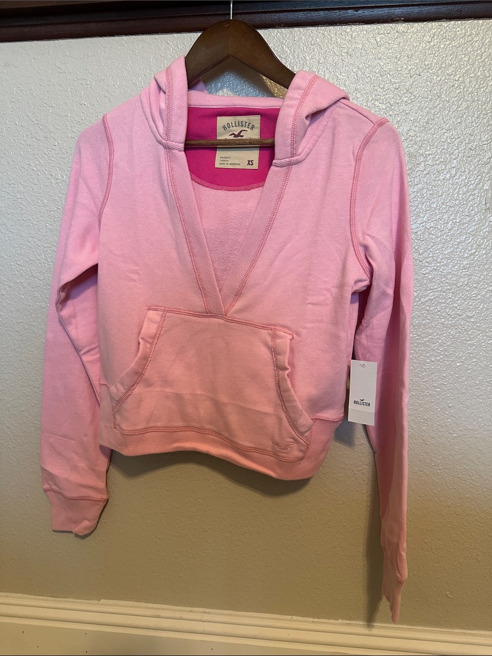 Hollister Women's Light Pink V-Neck Hooded Pullover